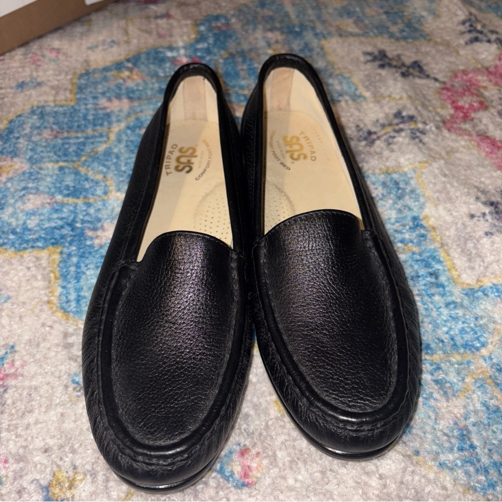 SAS Simplify Loafers Womens 8 Slim Black Tripad Comfort Leather Slip On Shoes